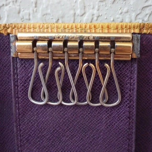 Louis Vuitton Epi Leather Key Wallet - Picture 4 of 8